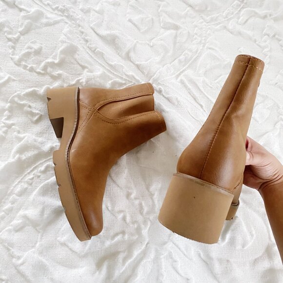 Naturalizer Women's Cade Lug Sole Ankle Boot Size 7.5 New - Picture 5 of 9